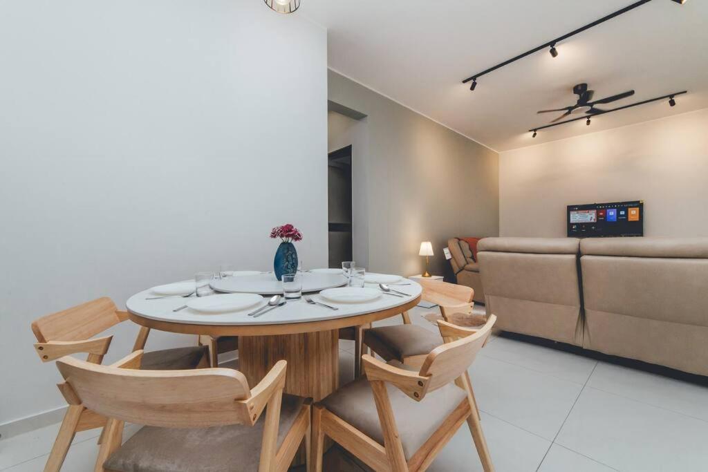 Baylaurel Cozycorner 3br8pax Seaview Poolview *