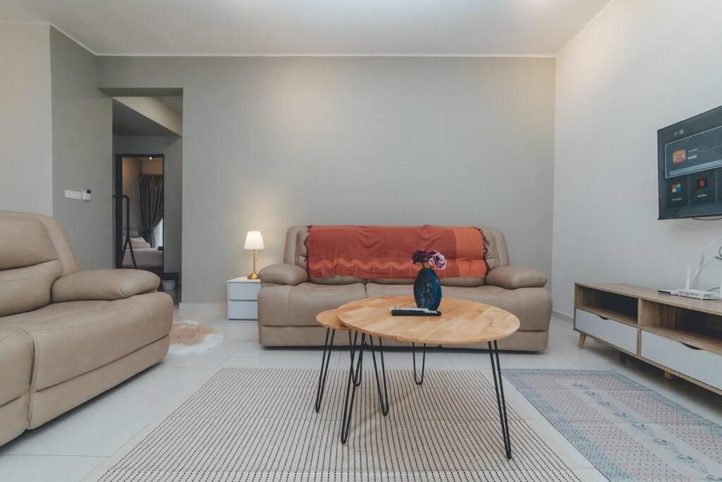 Baylaurel Cozycorner 3br8pax Seaview Poolview Pangsapuri Johor Bahru