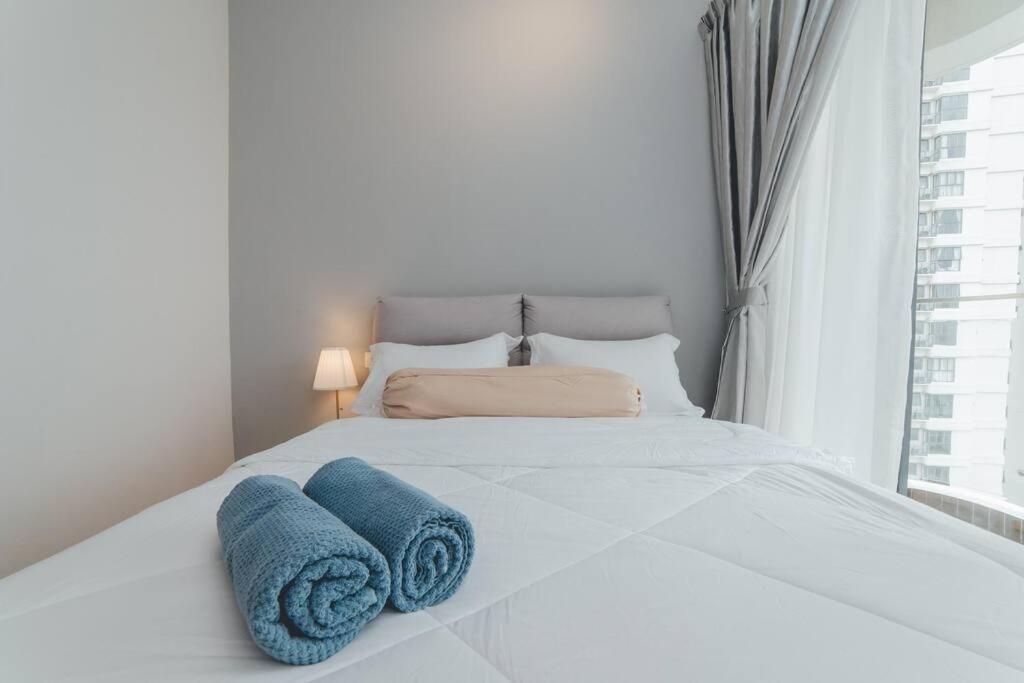 Baylaurel Cozycorner 3br8pax Seaview Poolview * Johor Bahru